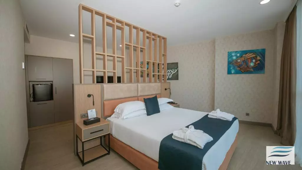 New Wave Hotel